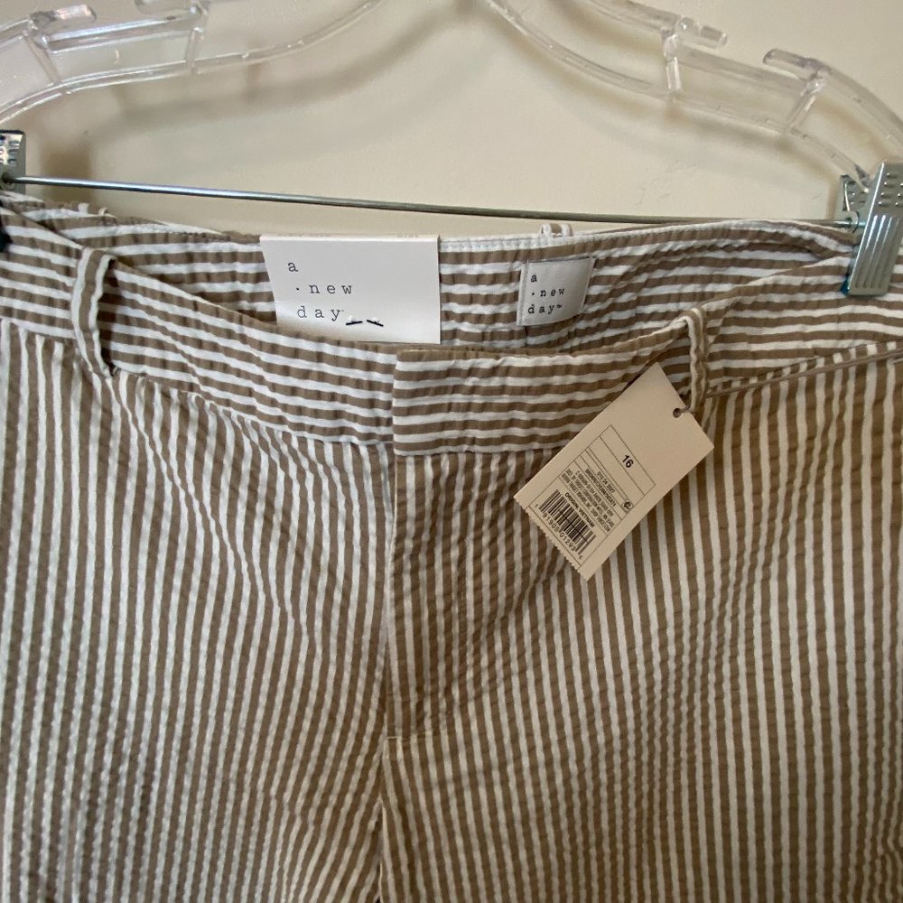 Brand new cotton capris 16 R